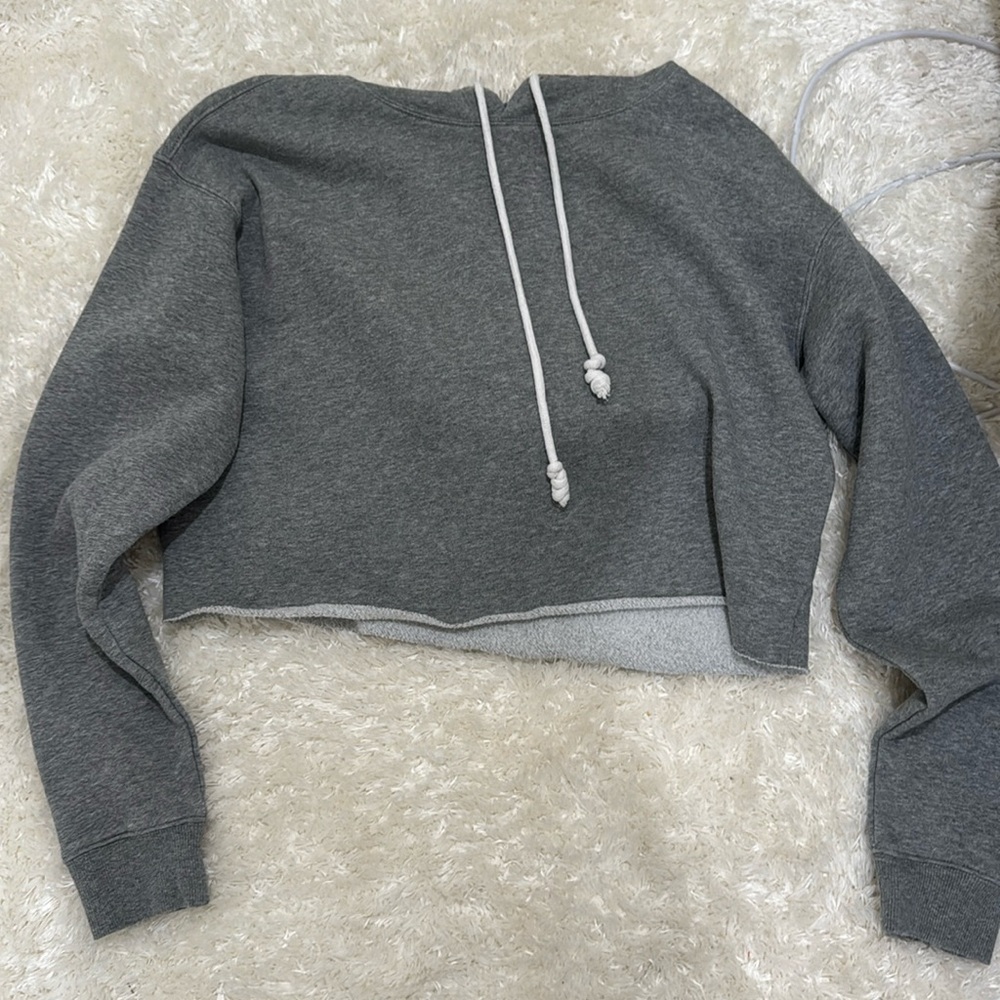 Cropped Grey Sweatshirt
